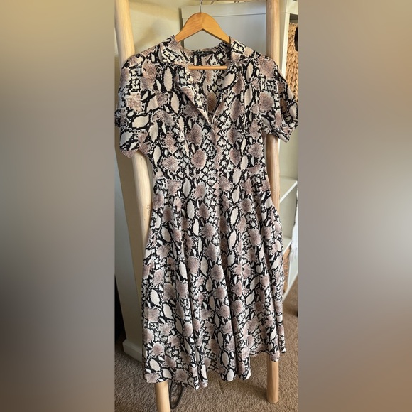 Lulus Beige Snake Print Collared Midi Dress - Picture 5 of 5